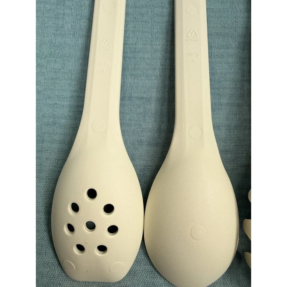 Rubbermaid White Slotted Solid Serving Spoon Pasta Ladle Set 1973 1974 1975 1976
